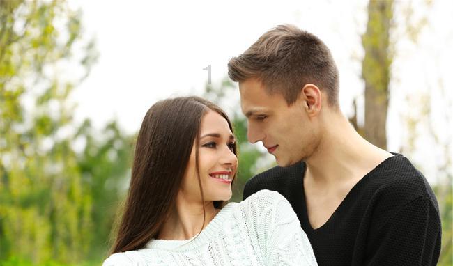 跟女孩在一块两年了让她结婚她不结 我想跟她分手 她说我绝情还很难过 帮我出出主意怎么办啊？游戏画面