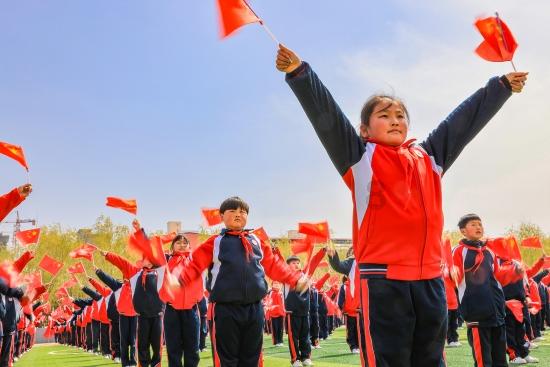 繁花次第不负春 中国首辆桑塔纳的背后，是“汽车人”的工匠梦