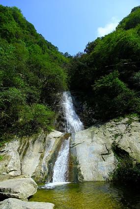 逃离老旧温泉社